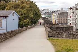 muralla de lugo paseo