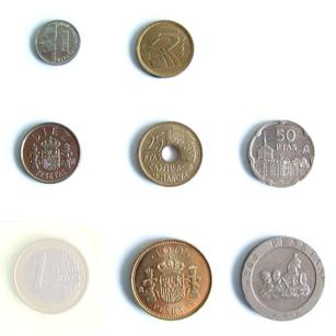 Imagen con las monedas más habituales en la última etapa de las pesetas como moneda oficia.