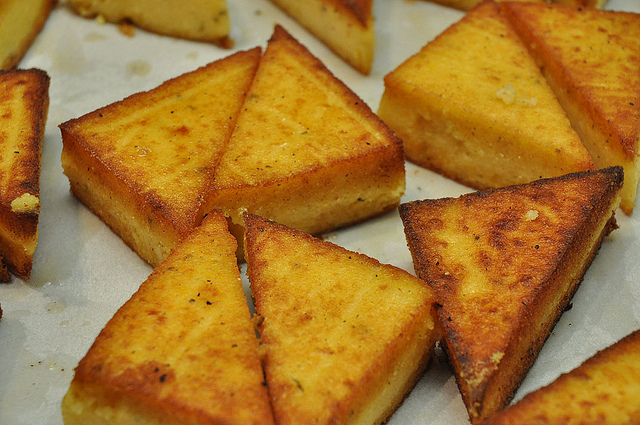 Imagen de frituras con formas geométricas