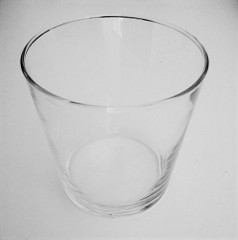 Imagen de un vaso con forma de tronco de cono