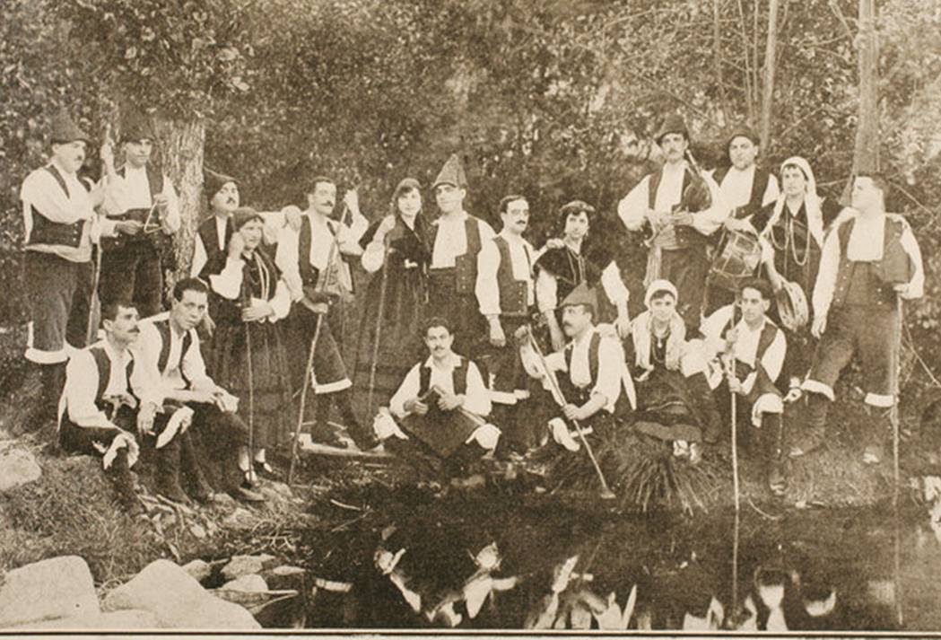 Coral DE RUADA en 1919. Foto Xesta, para foto Pacheco?? Coral de Ruada
