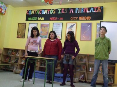 CONTACONTOS
Noelia e os seus compañeiros contándonos O Gato con botas.
Palabras chave: IES "A PARALAIA"