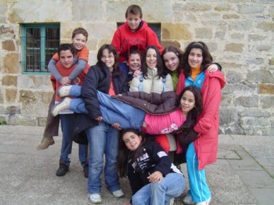 Disfrutando en Álava
 Os nenos e nenas moañeses na súa estadía no albergue xuvenil situado a 25 km de Vitoria.
