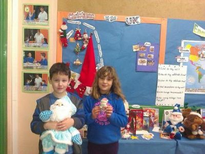 CHRISTMAS IN THE UK
Daniel e Vanesa colaborando co espazo de Nadal da aula de inglés.
Palabras chave: Christmas