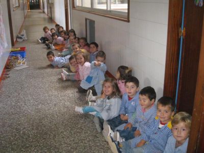 O outono na Arte
Os nenos e nenas de tres anos atendemos ás explicacións
