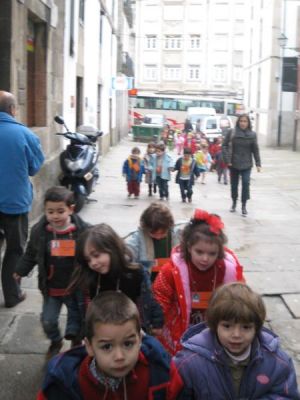 CHEGANDO AO MUSEO
deixamos o autobús e dirixímonos á fundación Granell.
