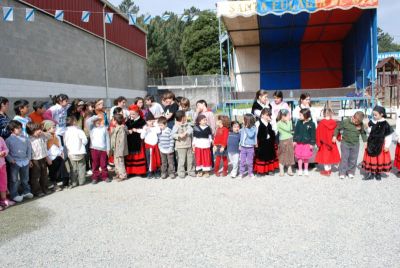 LISTOS PARA CANTAR OS MAIOS
