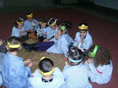 todos juntos es mas divertido comer castañas
