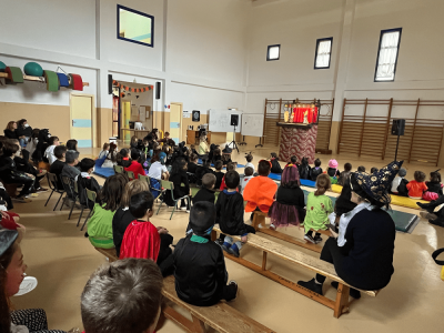 Venres 28 de outubro de 2022.
Este día celebramos o Samaín no centro a través de diferentes actividades: unha obra con títeres titulada "Cromina e os monstros", merendas terroríficas, bailes, exposición de calacús... que medo!
Palabras chave: Samhain 2022