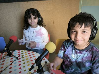 Día da Poesía en Radio Caracola
Co gallo do Día da Poesía, o alumnado de Educación Primaria recitou varios poemas en Radio Caracola.
Palabras chave: Poesía Radio