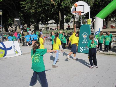 BAIXO A SOFOCANTE CALOR
