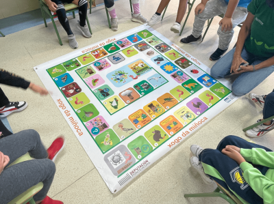 Xoves 6 de outubro de 2022.
Coa idea de dar coñecer a compostaxe entre a rapazada, os nenos e nenas de educación primaria desenvolveron a proposta escolar do Plan Revitaliza da Deputación de Pontevedra.
Palabras chave: Plan Revitaliza