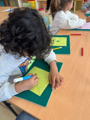 Palabras chave: MOLINILLOS DE PAPEL