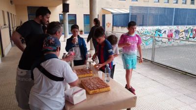 Visita do alumnado do CEP Marcos da Portela
Na convivencia do 10 de maio de 2023, foron os alumnos e alumnas de 5º curso do CEP Marcos da Portela os que se achegaron ao CEIP San Benito de Lérez. Desfrutamos dunha xornada xuntos, onde fixemos xogos para coñecernos e compartimos tempo de lecer e unha merendola. Unha experiencia inolvidable na que o pasamos pipa e se forxaron novas amizades. 

