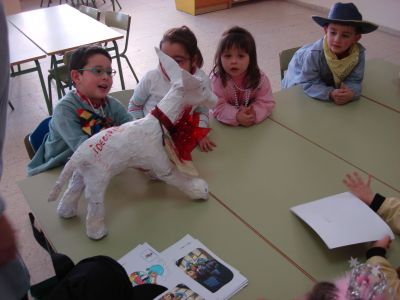 O Burro
Os de infantil colléronlle cariño. Non o querían levar!
