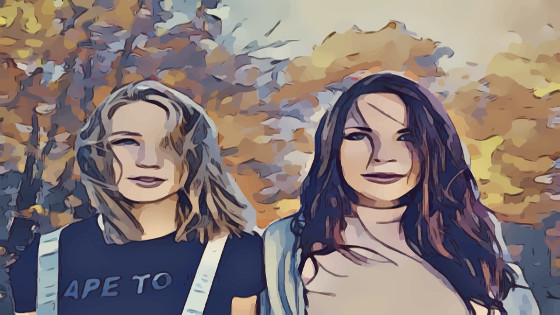 Dibujo de dos mujeres en plano medio que miran al frente