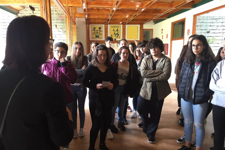 O alumnado de bacharelato do instituto A Xunqueira visitou as instalacións da Escola