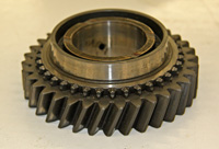 Se ve un Engranaje del eje secundario.