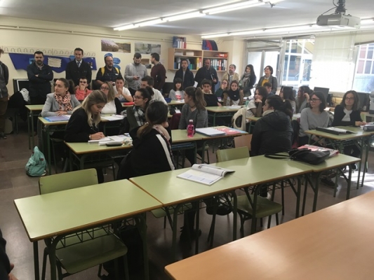 FORMADOS E PROFESIONAIS
