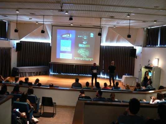 Conferencia "A comunicación científica en lingua galega" con Manuel Vicente
