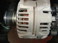 Se trata de un generador de corriente conocido como alternador.