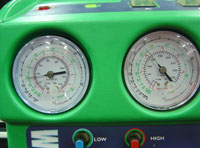 Manómetro mostrando una presión determinada.