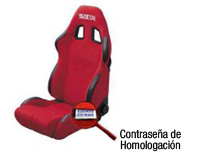 Se aprecian cuatro asientos deportivos homologádos de vehículo.