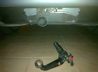 Fotografía de una bola de enganche desmontada.