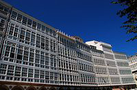 Fotografía de galerías en la ciudad de A Coruña, que constituyen un sistema solar pasivo.