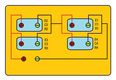 El dibujo muestra cuatro baterías, conectadas dos a dos en paralelo, y los dos grupos conectados en serie.