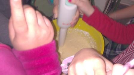 1ºB preparando biscoito
