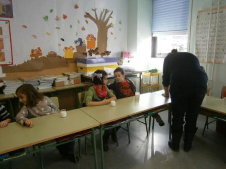1º E.P facendo iogures
