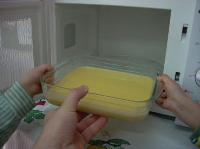 Introducimos o recipiente no microondas e poñémolo a funcionar á máxima potencia durante 10 minutos.
Palabras chave: Infantil biscoito