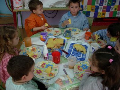 A comer! Neste caso acompañamos tamén de zume de melocotón.
Que boas están!
Palabras chave: Infantil biscoito