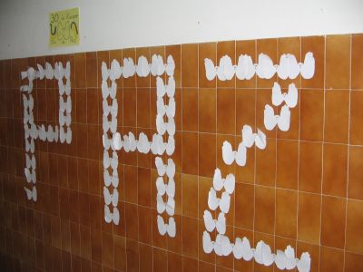 Adornos do pasiilo para o día da paz.
Palabras chave: adornos paz