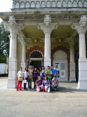 Brighton
Diante do Museo de artes
