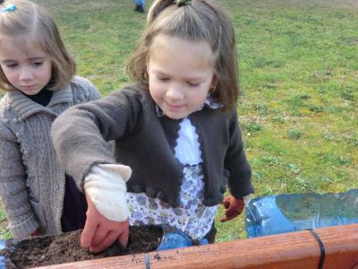 Rib_4-5_plantando_xardineiras_(18).JPG