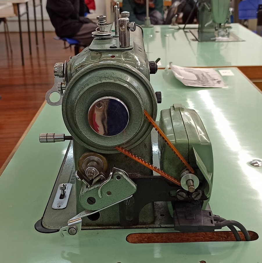 Correa en máquina de coser