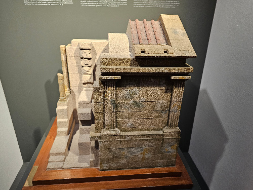 Modelo do mausoleo romano