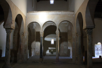 Interior de San Miguel de Escalada