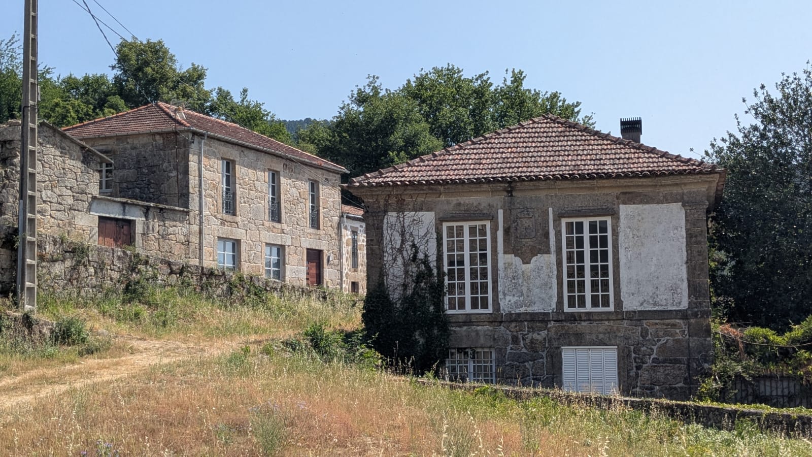 Casas en cachotería de granito, Entrimo