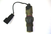 En la imagen podemos apreciar un inyector con un cable. Significa que es un inyector con el sensor de alzada de aguja.