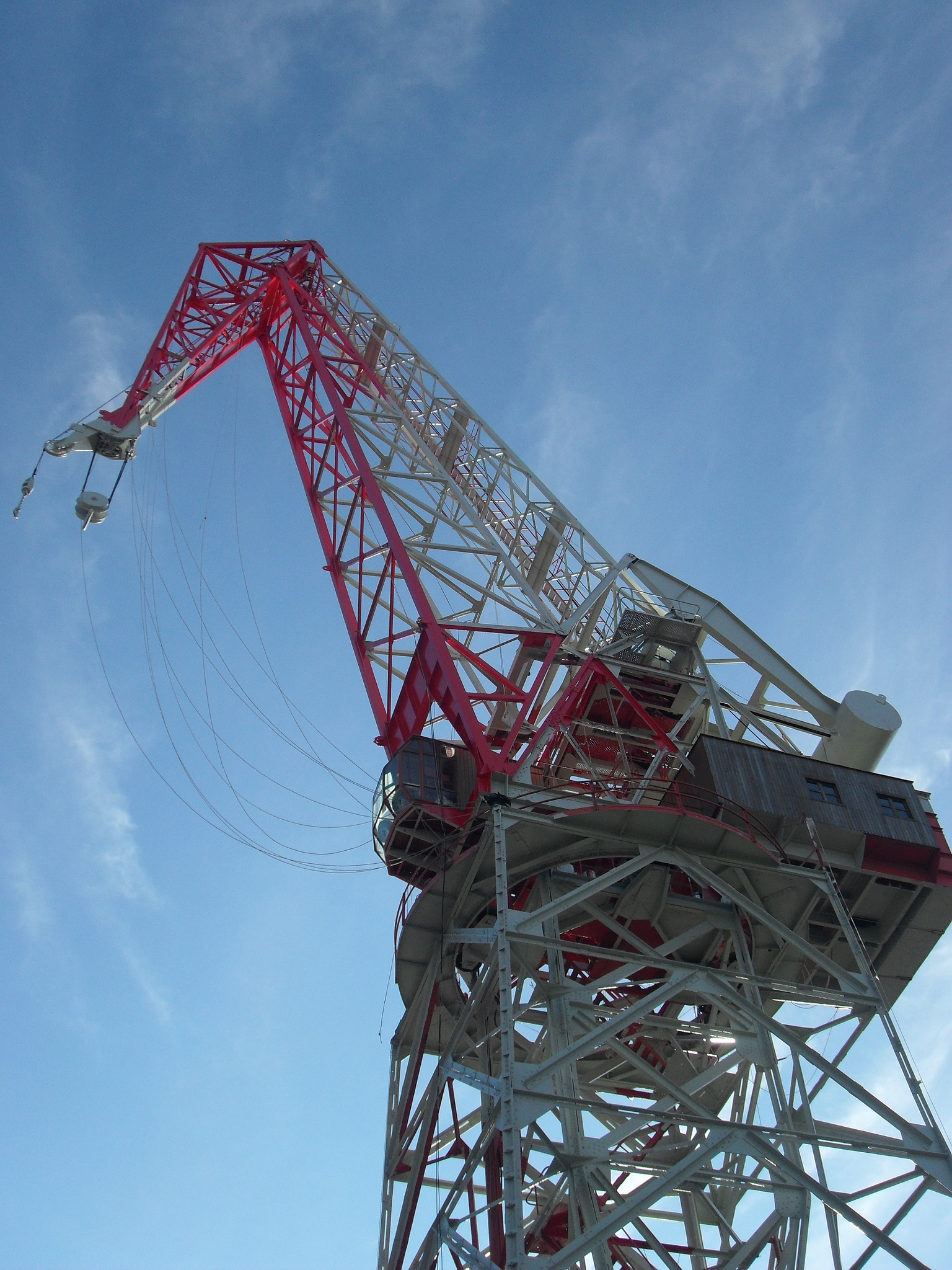 Foto de la gr&uacute;a de carga existente en el Museo Mar&iacute;timo de Bilbao.