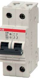 Foto de un peque&ntilde;o interruptor autom&aacute;tico.