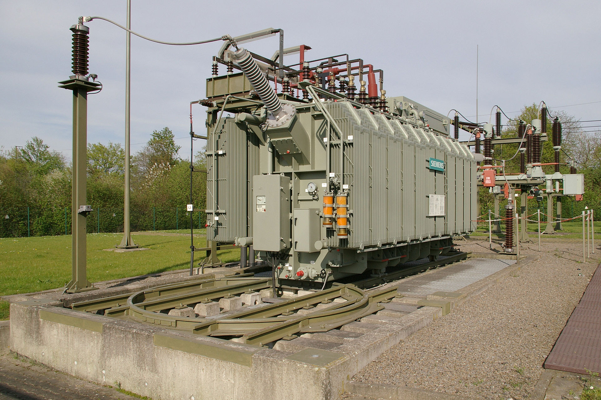 Foto de un transformador el&eacute;ctrico.