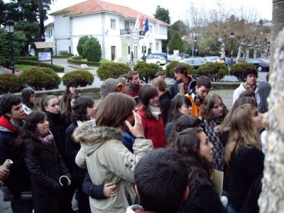 Ao fondo a Casa do Concello de Cambre
