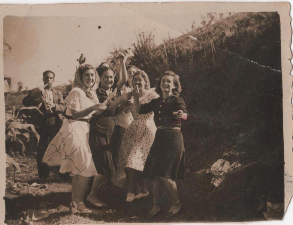 foto antiga de xente bailando