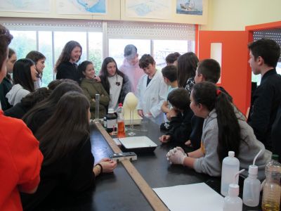 A maxia da física e química
