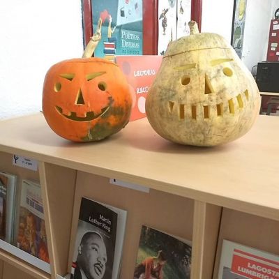 Calabazas polo Samaín
Agradecementos ao artista. Penso que José Manuel Rey Bao tivo algo que ver ;)
