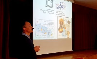 Nanociencia
Conferencia sobre "Nanociencia" de Luis Liz Marzán (Lugo, 1965), Catedrático de Química Física na Universidade de Vigo ata 2012, Premio Nacional "Enrique Moles" de Ciencia e Tecnoloxía Química do Ministerio de Ciencia, Innovación e Universidades.
25/04/2019
